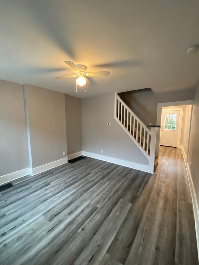 Building Photo - 406 S 3rd Ave