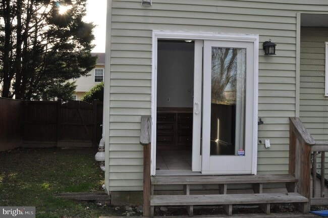 Building Photo - 9705 Glen Ave