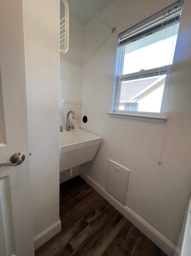 Building Photo - 4/3/2 Beautiful Home in Minden