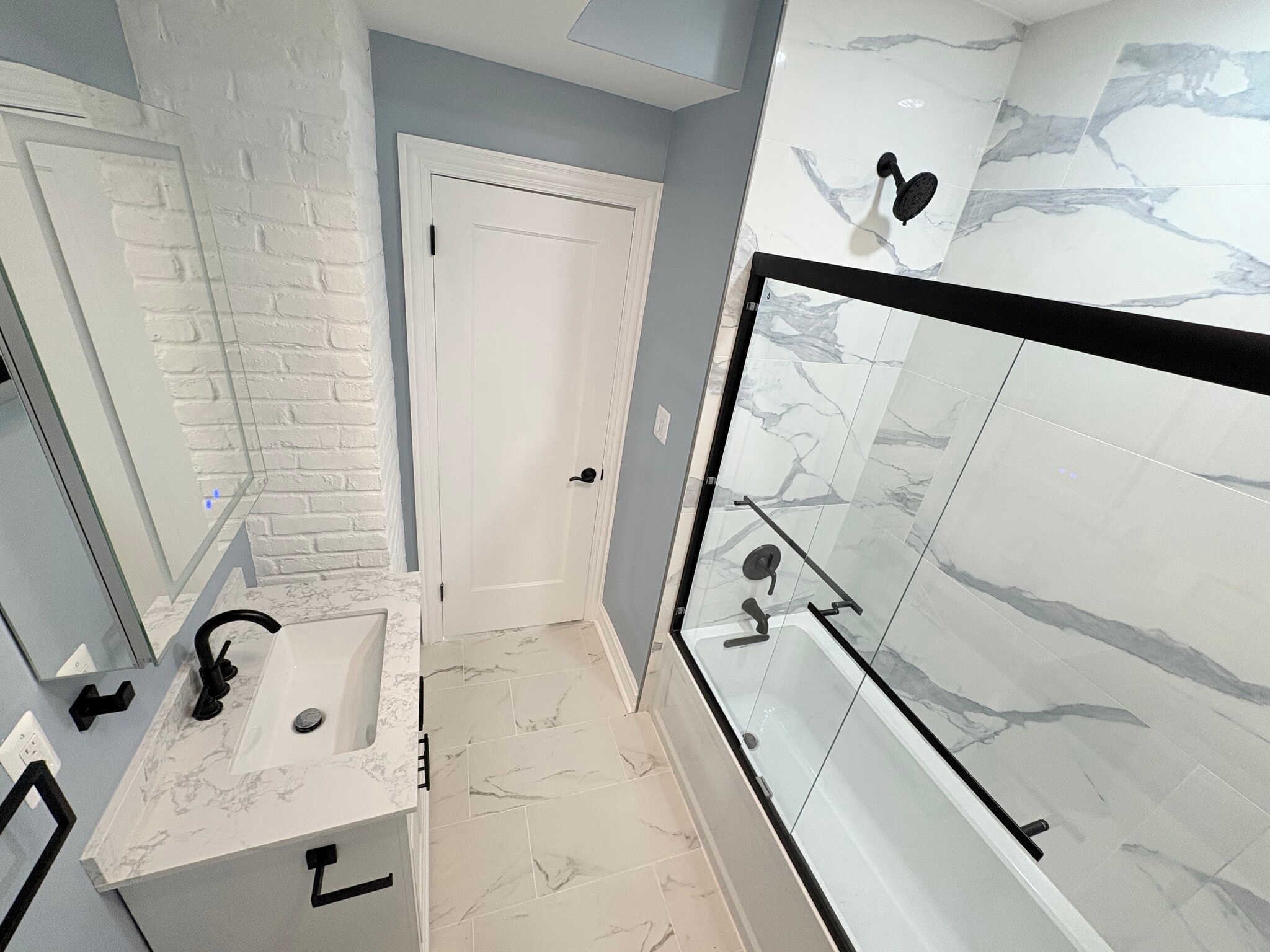 Building Photo - 2026 W McLean Ave