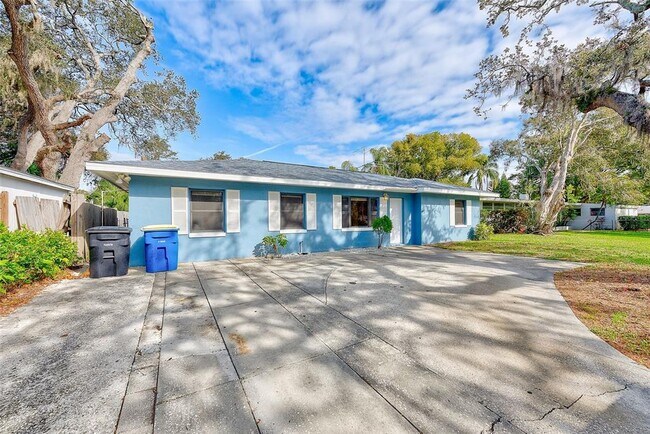 Building Photo - 1668 Cleveland St