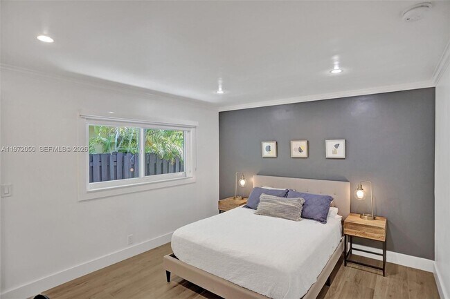 Building Photo - 3320 NE 13th Ave