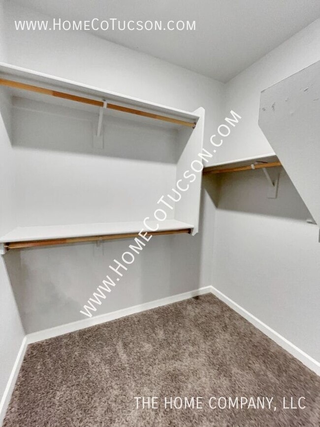 Building Photo - 553 W Weldon St