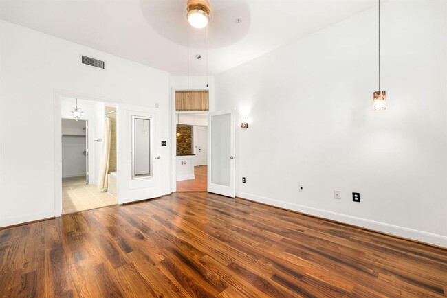 Building Photo - 300 St Joseph Pkwy