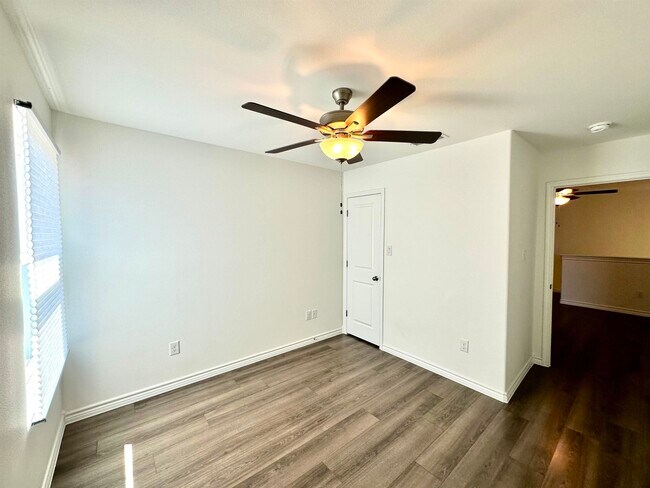 Building Photo - 9909 Bijan Dr