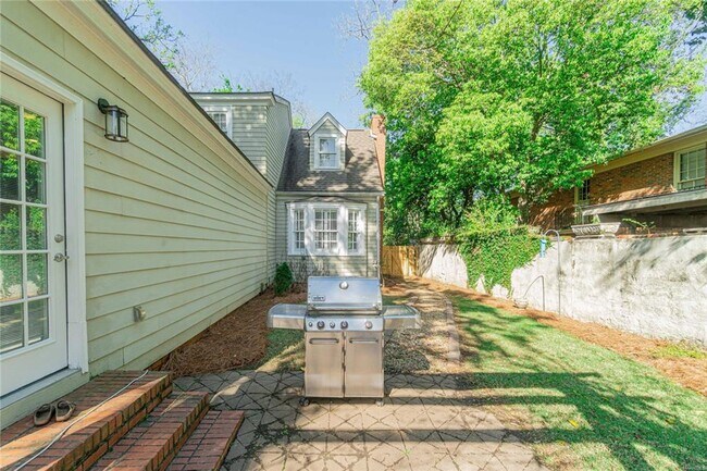 Building Photo - Home for Rent in Cloverdale