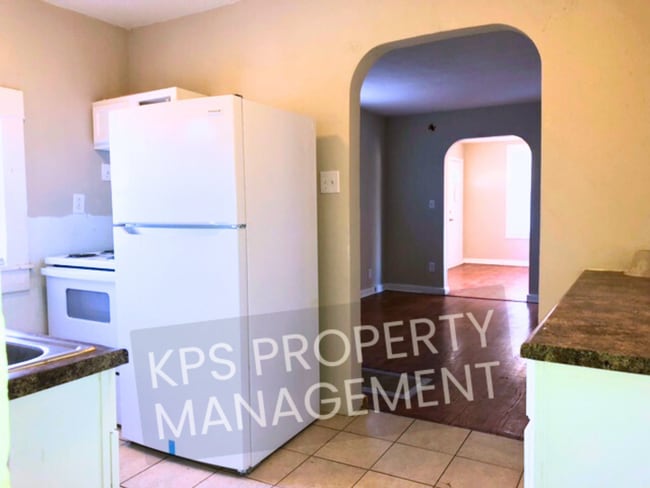 Building Photo - 939 S Market St