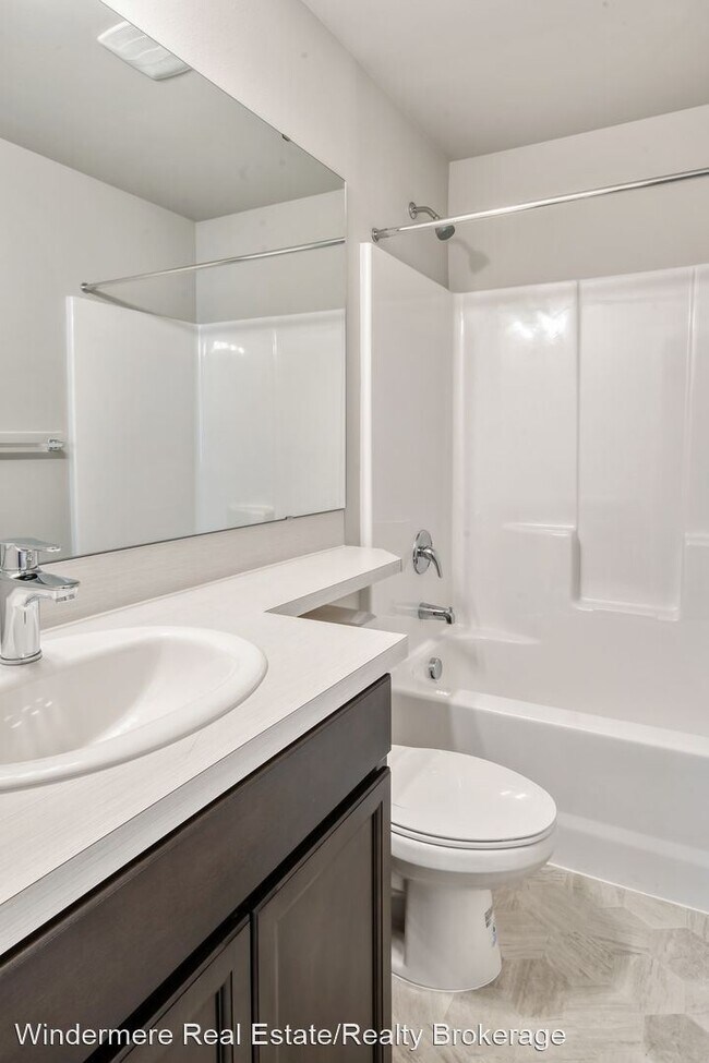 Building Photo - 4 br, 2.5 bath House - 8419 63rd St NE