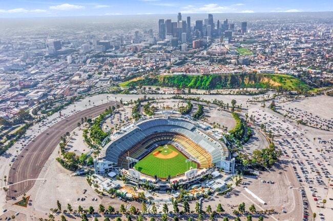 Building Photo - 713 New Depot St