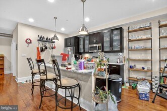 Building Photo - 946 N 2nd St