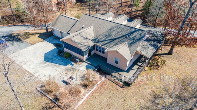 Building Photo - 306 White Cap Ln