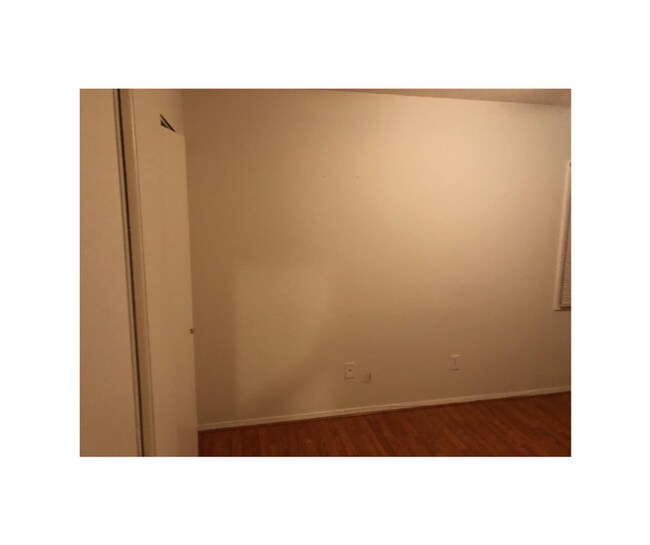 Building Photo - 9083 Meadow Heights Rd