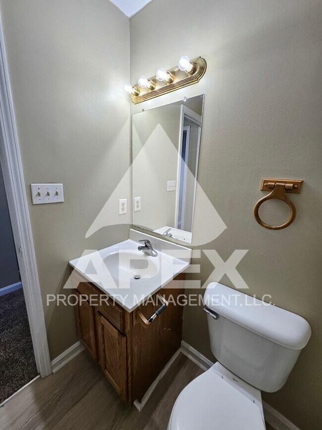 Building Photo - Nice 2 Bd | 1.5 Ba Townhouse in West Knox ...