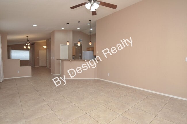 Building Photo - Corner Lot 3 Bed 2 Bath Home Near El Conquistador Golf