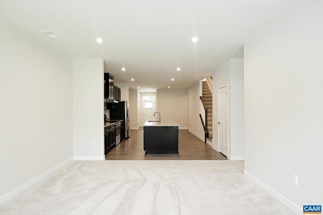 Building Photo - 922 Marsac St