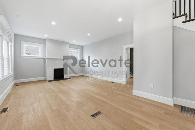 Building Photo - 3100 1st Ave