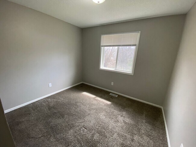 Building Photo - 3101 SE 17th St