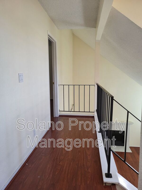 Building Photo - 125 Serpentine Dr