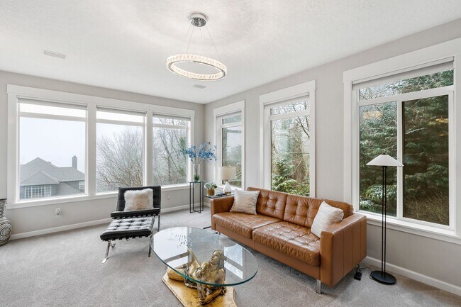 Building Photo - FURNISHED! Exquisite 3-Bedroom Furnished H...