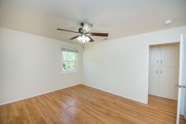 Building Photo - 20092 Bayview Ave