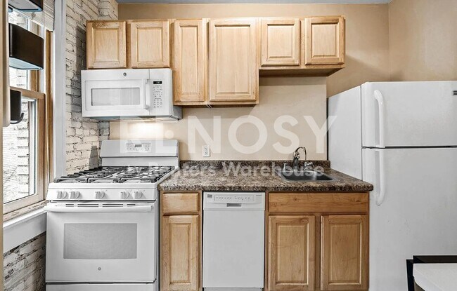Building Photo - Available now!  1 bed, 1 bath condo