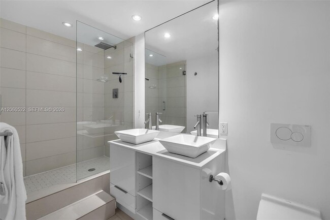 Building Photo - 151 Crandon Blvd