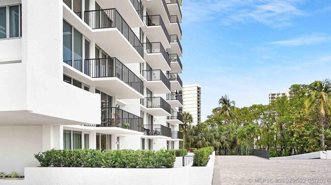 Building Photo - 4750 S Ocean Blvd