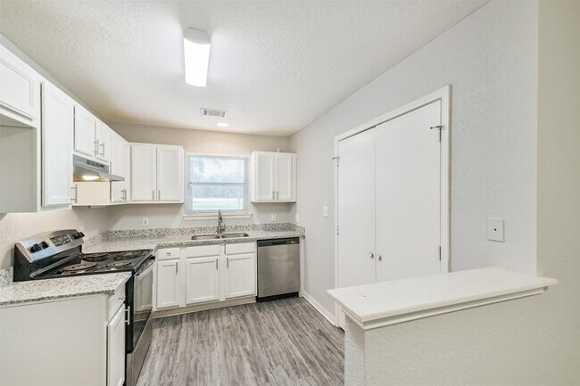 Building Photo - 617 Avenue I