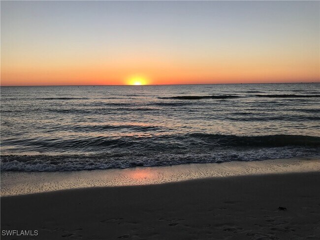 Building Photo - 1930 Gulf Shore Blvd N