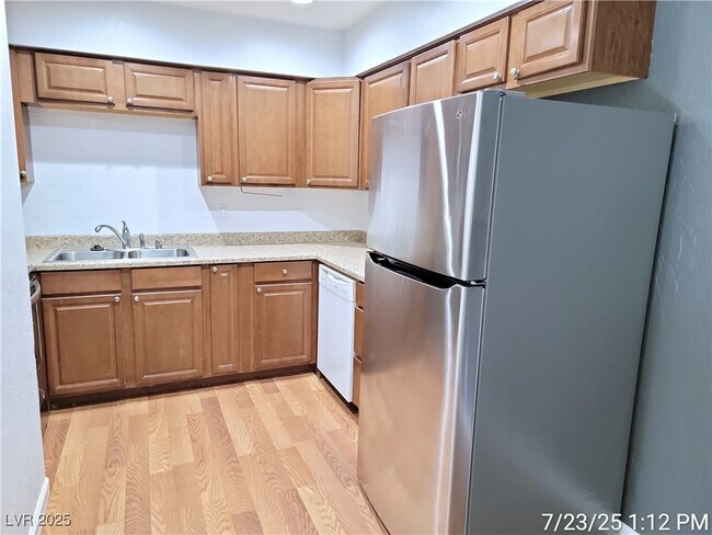 Building Photo - 3151 N Soaring Gulls Dr
