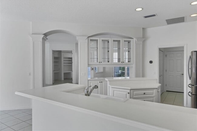 Building Photo - 8501 Park Shore Ln