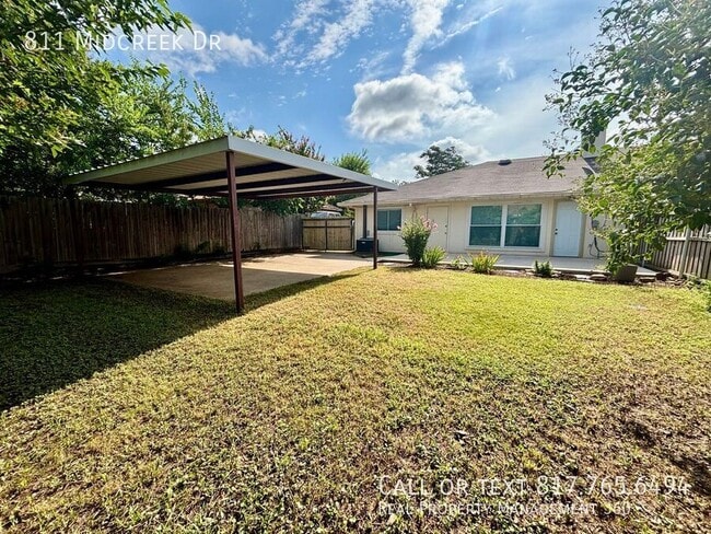 Building Photo - 811 Midcreek Dr