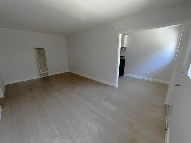 Building Photo - 1635 N Normandie Ave