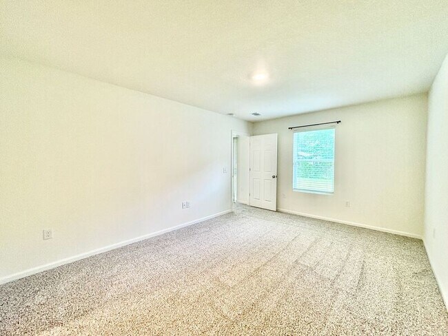 Building Photo - 7812 Maxton Rd