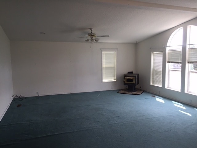 Building Photo - Beautiful 3 bedroom Overlooking River