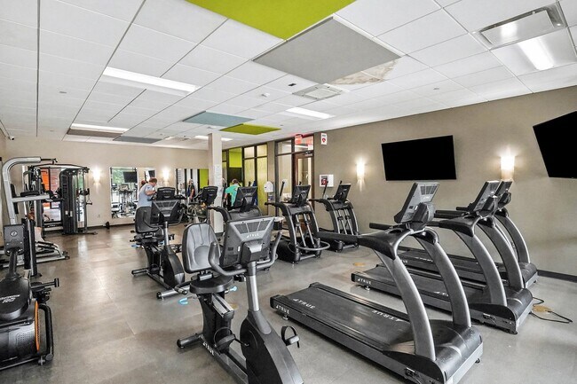 Building Photo - 3BR Like-New End-Unit Townhome – Wendell Falls