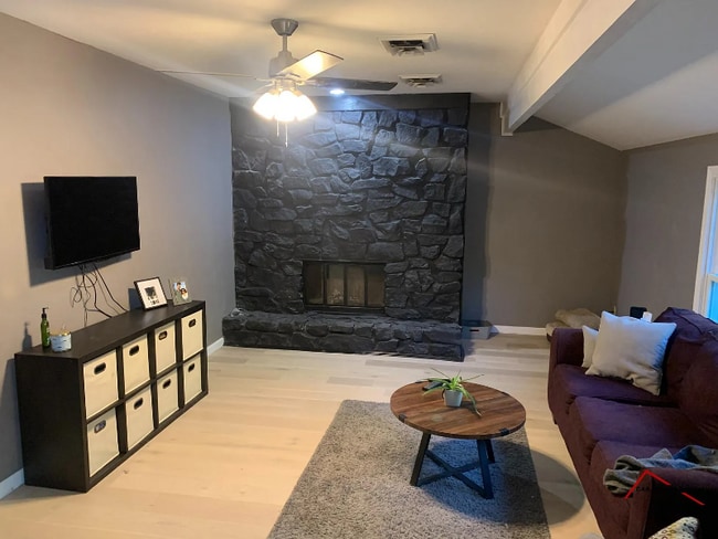 Building Photo - 7701 Wishingwell Ct