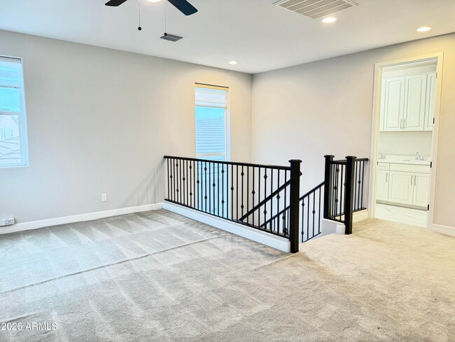 Building Photo - 1732 W Myrna Ln