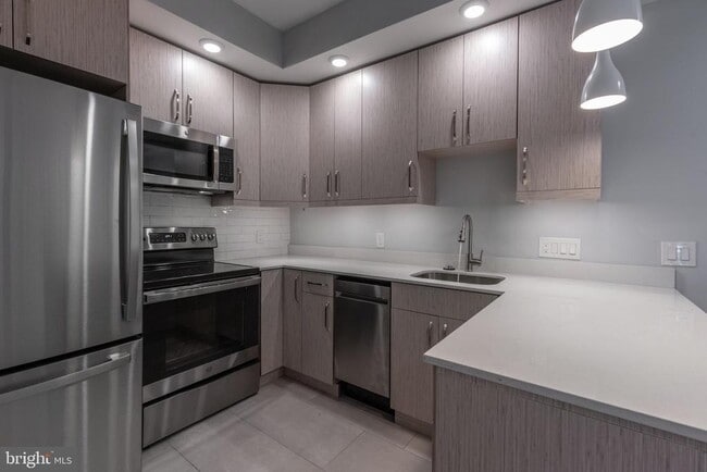 Building Photo - 1222 N Marshall St