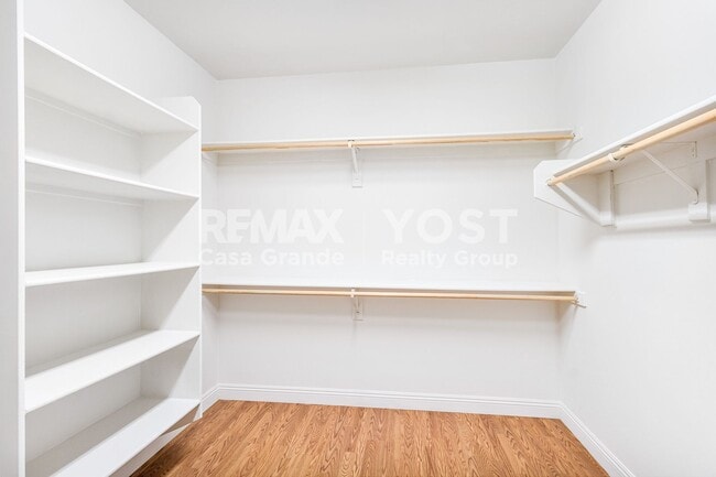 Building Photo - Desert Living Done Right: Solar, Pool & Jacuzzi Included