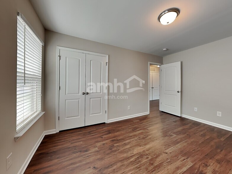 Building Photo - 2221 Wise Owl Dr