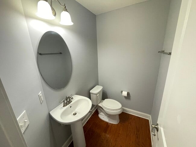 Building Photo - Crutcher Station home off Station Camp Blvd!