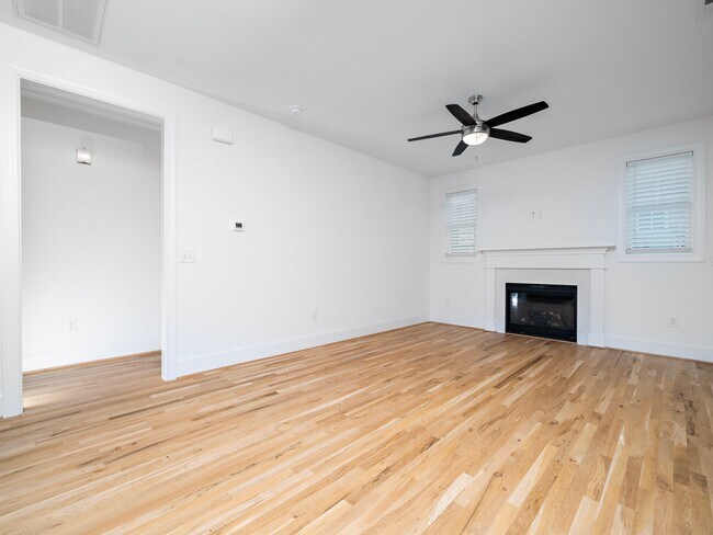 Building Photo - 3807 1/2 Marcom St