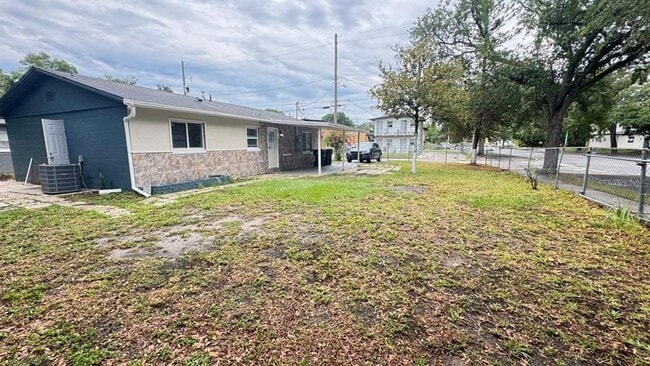 Building Photo - 919 Colyer St