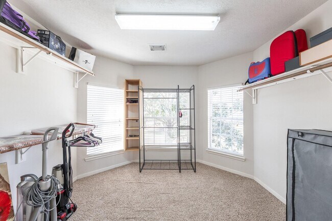 Building Photo - 15422 Downford Dr