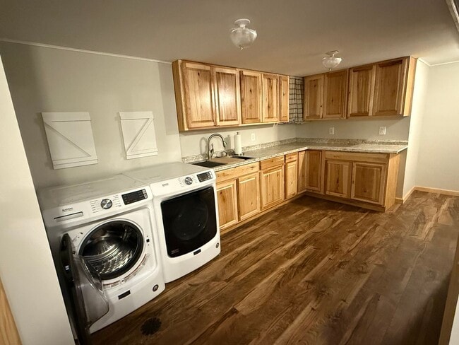 Building Photo - 3 Bed 2 Bath Home