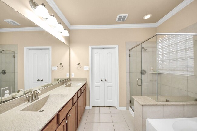 Building Photo - 28523 Pleasant Forest Dr