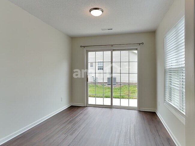 Building Photo - 5715 Regent Village Dr