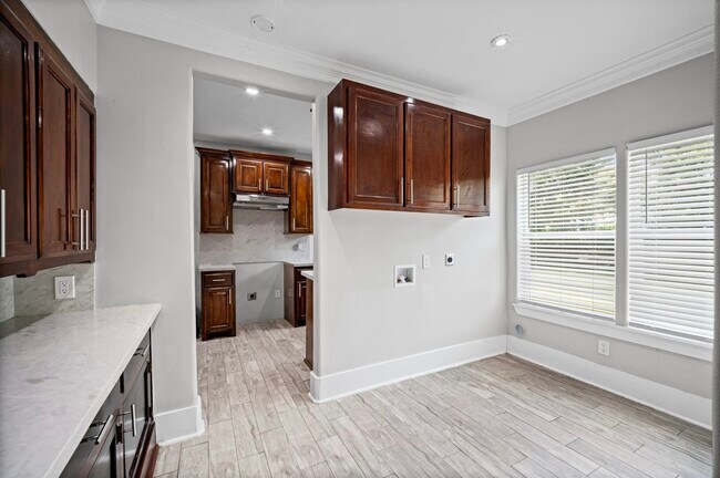 Building Photo - 12430 Pecan Ct
