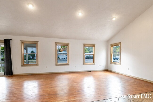 Building Photo - Spacious 4-Bedroom Home with Modern Style & Flexible Spaces